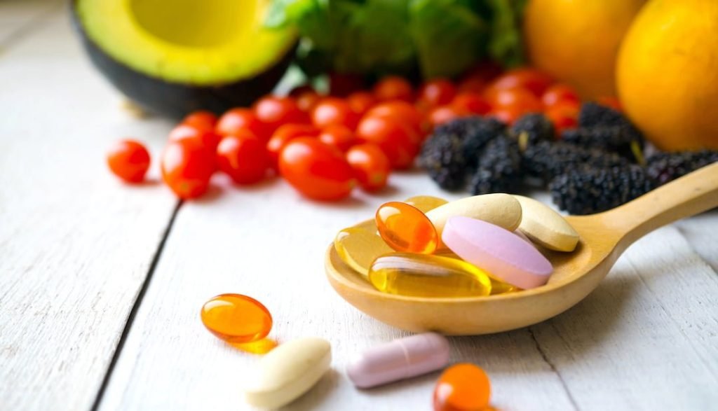 A imagem exemplifica os tratamentos naturais para endometriose.